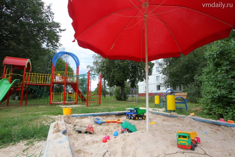 В поселении Роговское начали благоустройство детских площадок