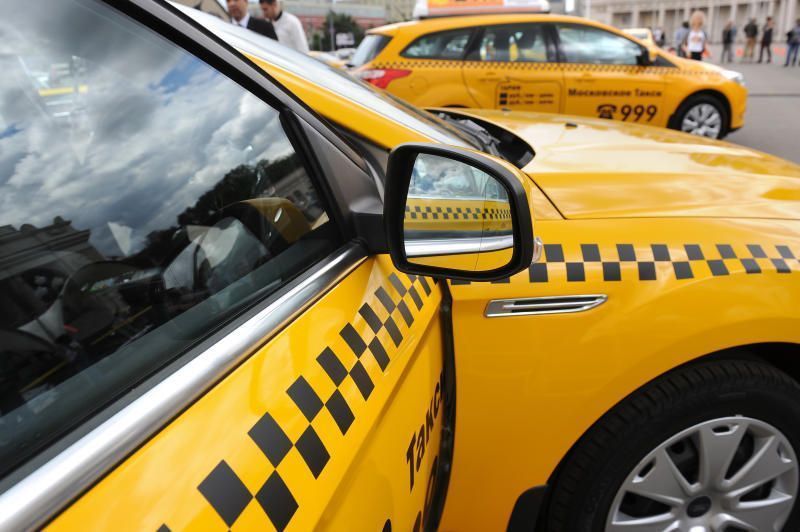 Желтые такси решили пустить на выделенные полосы