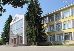Школа в Краснопахорском: вся из стекла и бетона.
