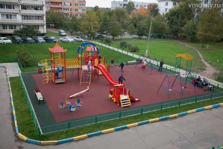 В поселении Краснопахорское начали строить детские площадки