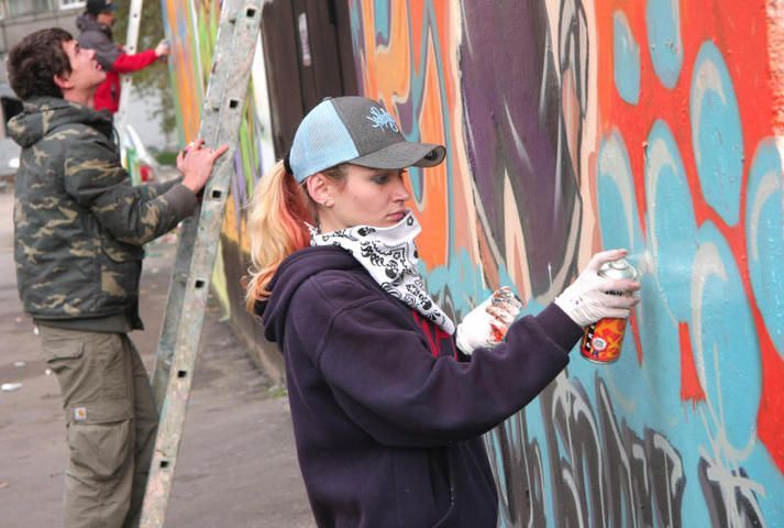 Стены Крекшинского парка Победы разрисовали граффити