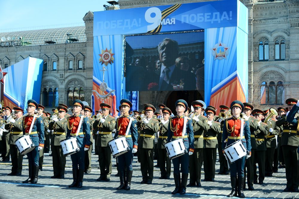 Репетицию парада на Красной площади увидят 800 победителей акции 