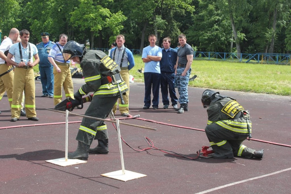 Спасители-добровольцы столицы состязались в пожарно-прикладном спорте