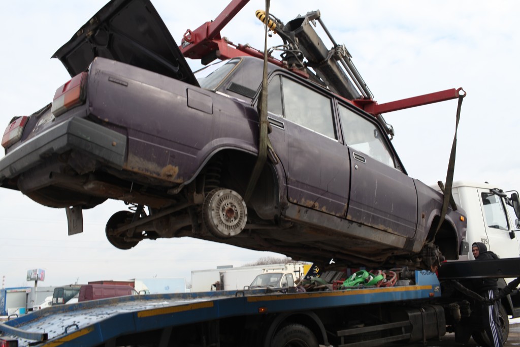 С начала года с московских улиц убрали около пяти тысяч «брошенных автомобилей»