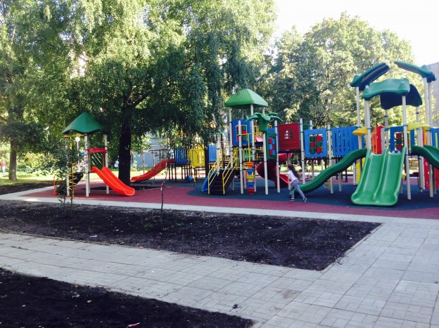 В Мосрентгене появилась новая детская и спортивная площадка