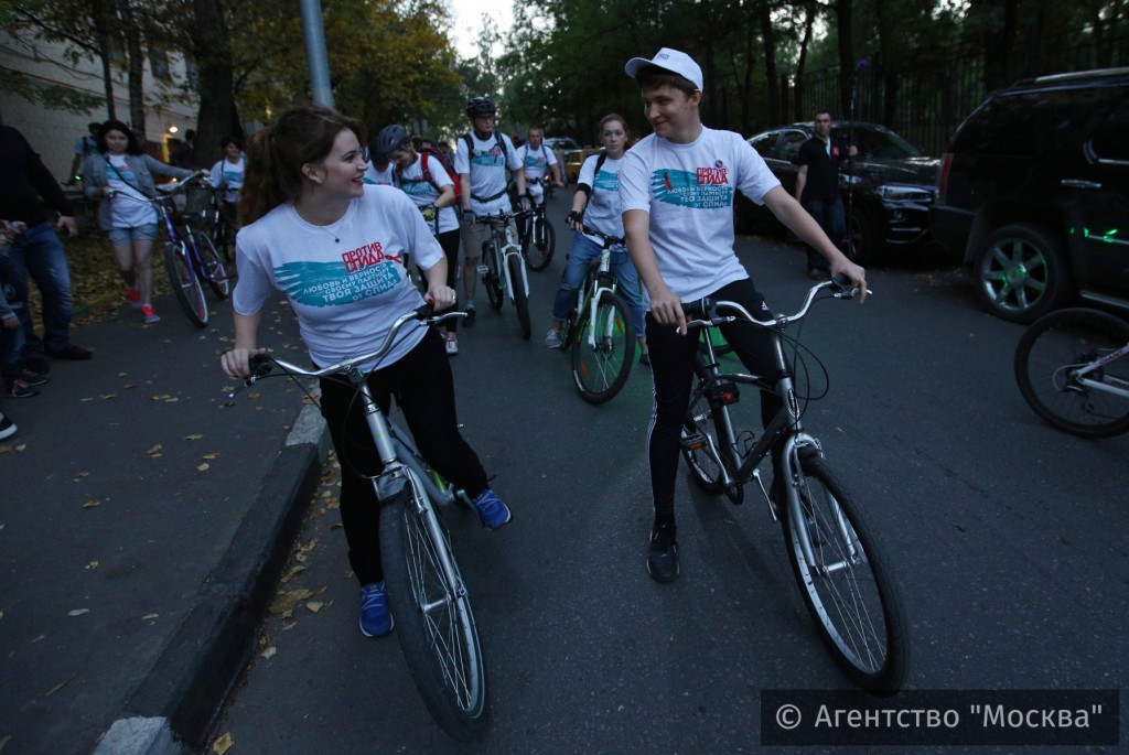 Велопробег «Спорт против ВИЧ» провели студенты столичных медвузов . Фото предоставлено Агентством городских новостей «Москва»