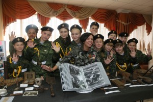 Москва.ТиНАО. Поселение Вороновское. Конференция по поисковому движению. Руководитель детского поискового отряда "Долг" при школе № 2073  п.Рогово Екатерина Миронова со своими воспитанниками.