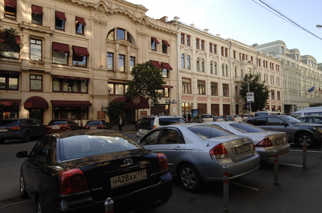 Введение точечной платной парковки уменьшит число аварийных мест Москвы