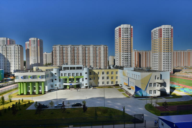 Современная школа на 600 мест заработала в Московском