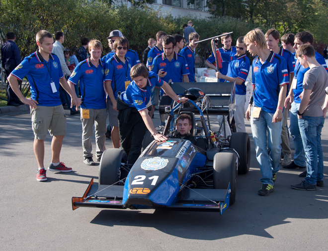 В технополисе «Москва» прошли соревнования по автоспорту среди студентов