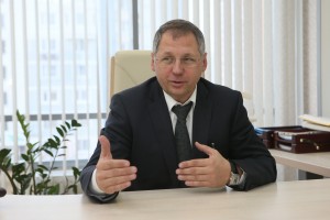 14 октября 2015 года. Игорь Малыгин, зампрефекта ТиНАО по вопросам ЖКХ, выглядит хорошо в строгом костюме