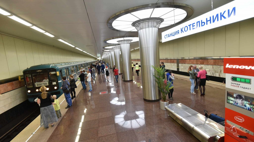 Эксперимент удался: В метро станет больше зарядных устройств