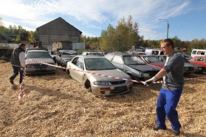 29 сентября 2015 года. Вороновское. На спецстоянке брошенные автомобили ждут своих владельцев три месяца