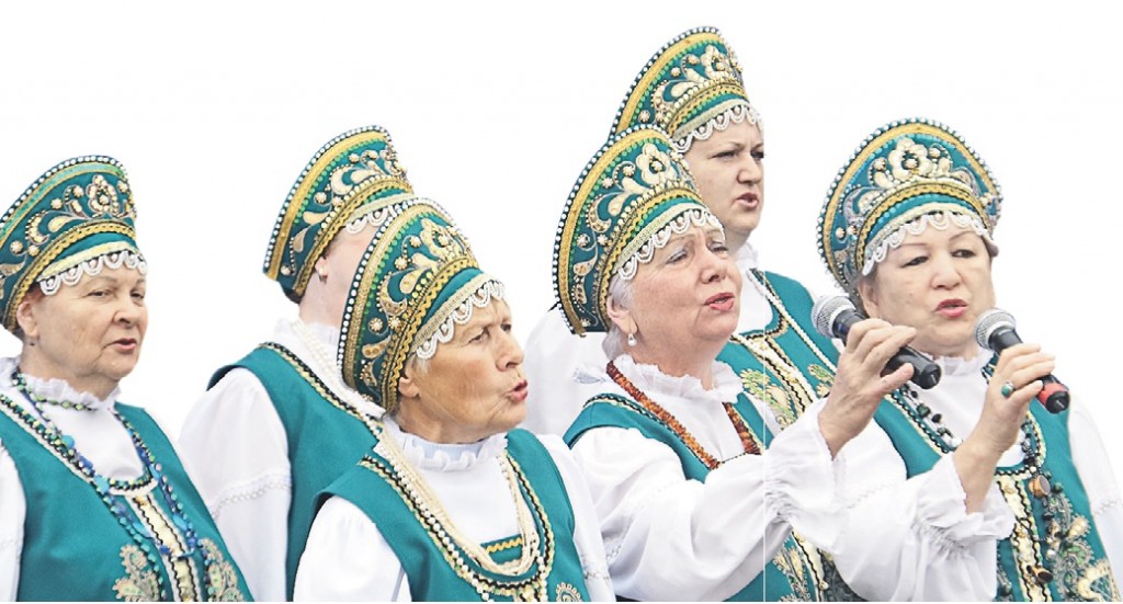 В репертуаре хора русской песни «Родные напевы» более 100 народных песен, которыми он на протяжении многих лет радует жителей Новой Москвы
