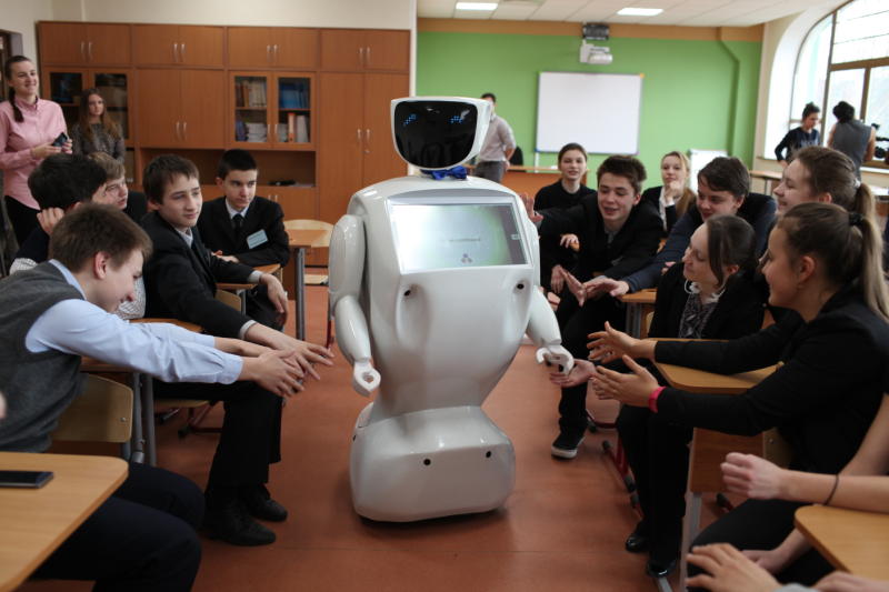 Школьники Вороновского узнают все о роботах
