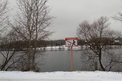 В Новой Москве массово установят знаки «Выход на лед запрещен»