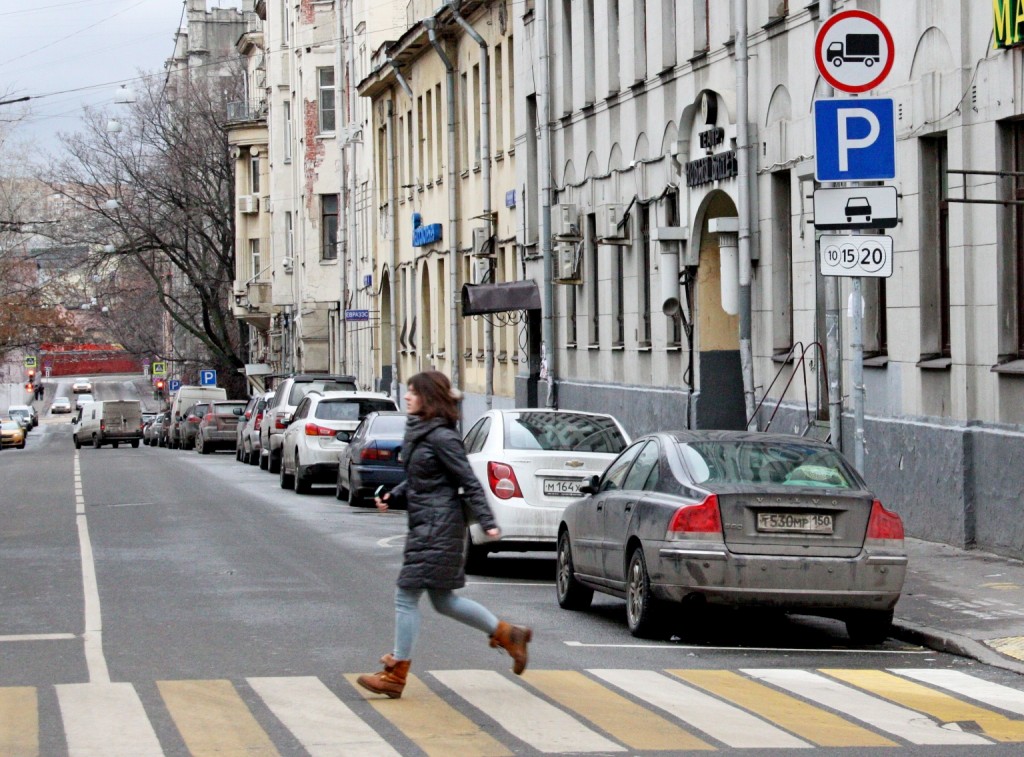 В Москве могут разрешить приобретать в собственность машиноместо