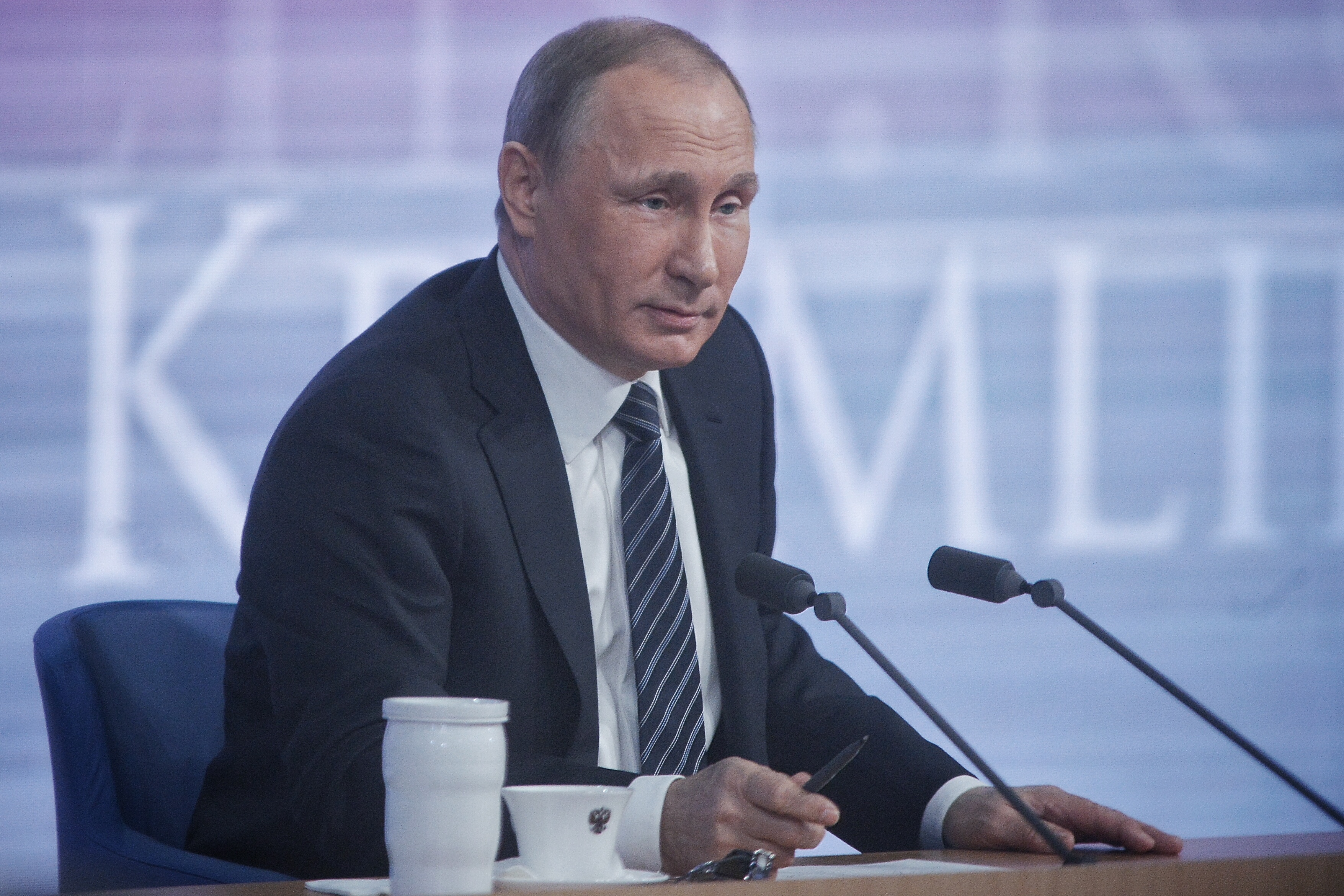 Владимир Путин: Россия прошла пик экономического кризиса