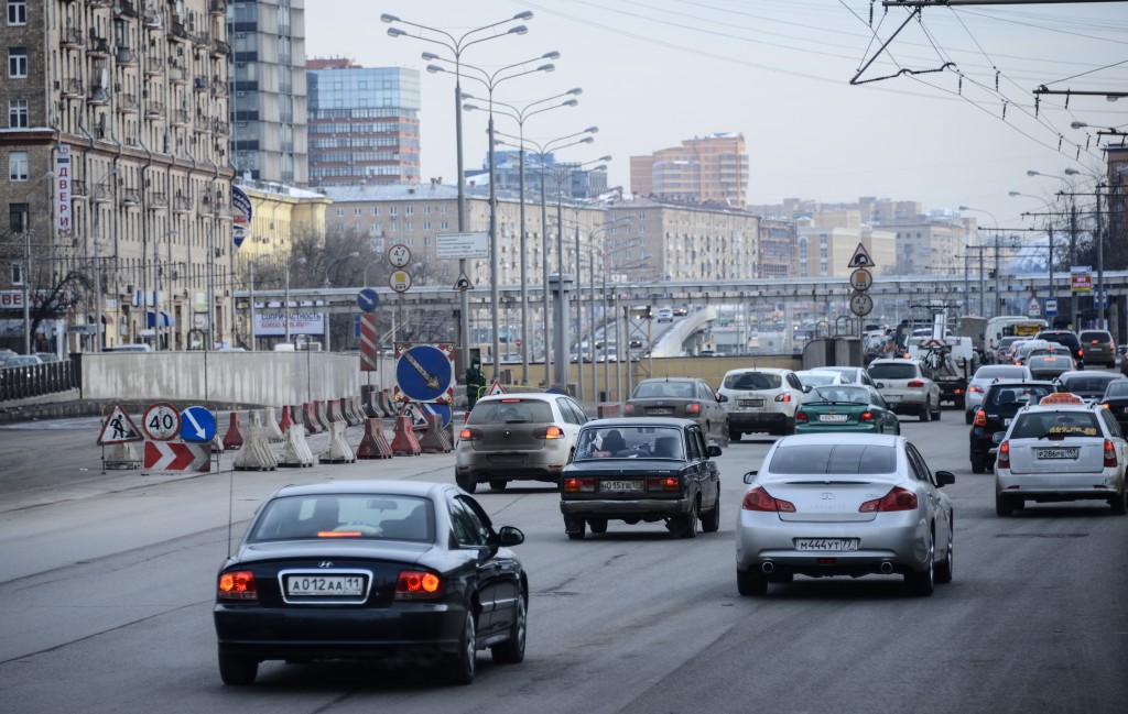 Камеры на дорогах Москвы зафиксируют повороты не из того ряда