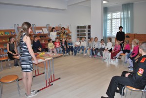 Библиотека Московского приняла у себя в гостях малышей