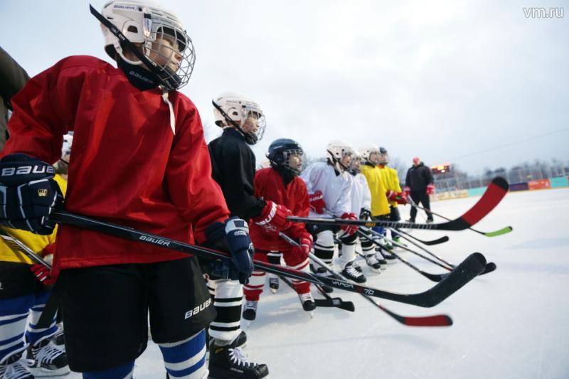В центре Москвы детей научат играть в хоккей