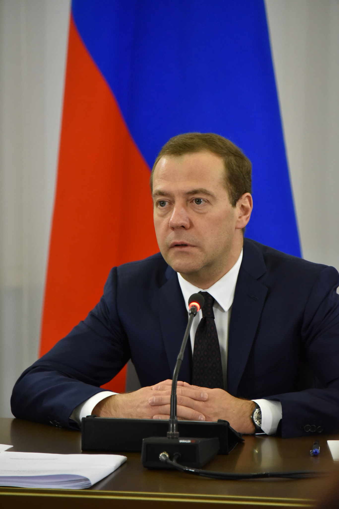 Дмитрий Медведев: Более 30 миллиардов рублей предлагается направить регионам на снабжение льготников лекарствами