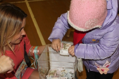 Школьники из Ватутинок собрали 101 200 рублей на благотворительность