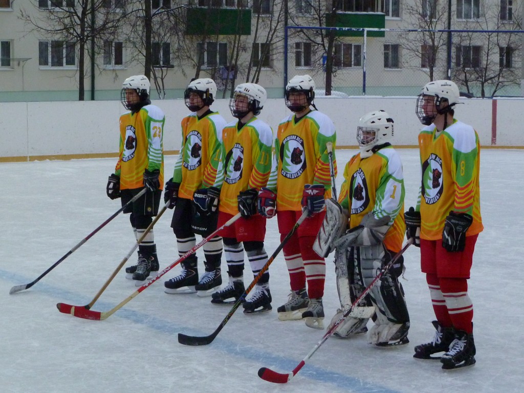 Хоккеисты Михайлово-Ярцевского получили кубок в борьбе за «Золотую шайбу»