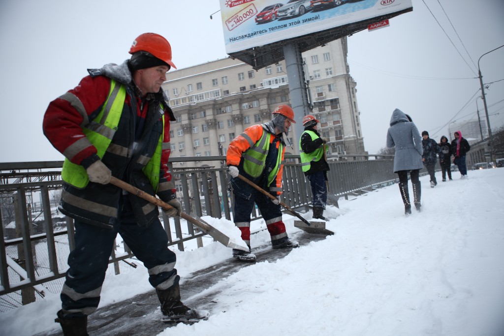 За одни сутки в Москве убрали 800 тысяч кубометров снега