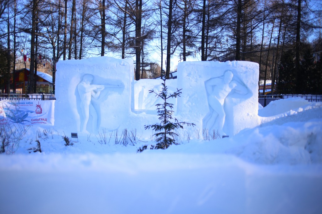 Выставка ледовых фигур на Поклонной горе снова открылась для посетителей