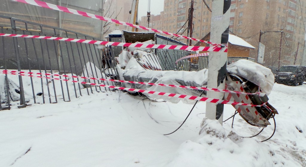 На юго-западе Москвы упал строительный кран