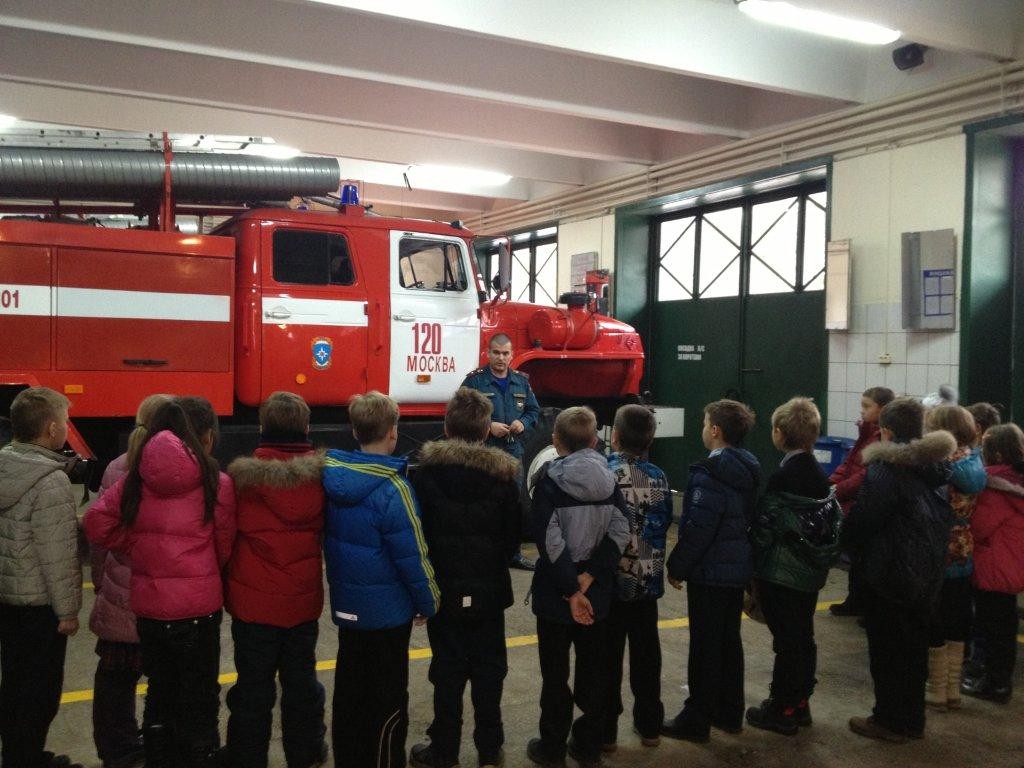 Школьники побывали в пожарной части в Сосенском