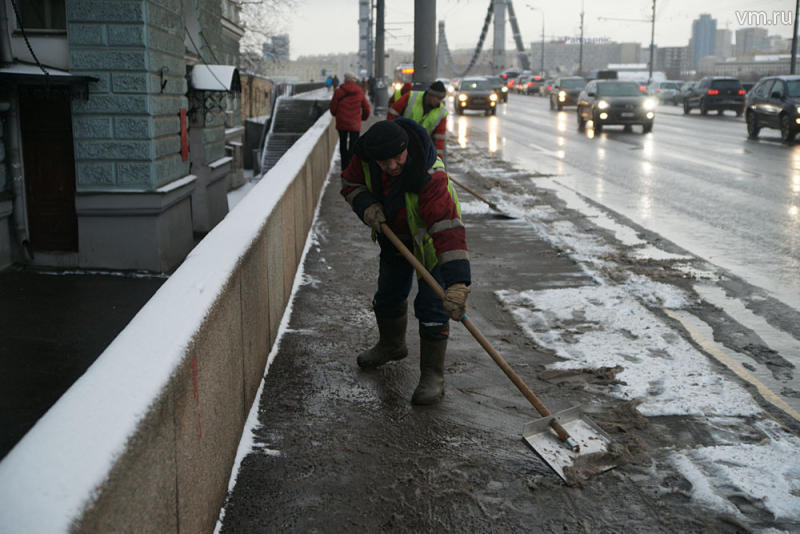 Коммунальщики Москвы устранят последствия дождя