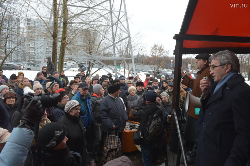 Жители Теплого Стана вышли на улицы для решения резонансной проблемы