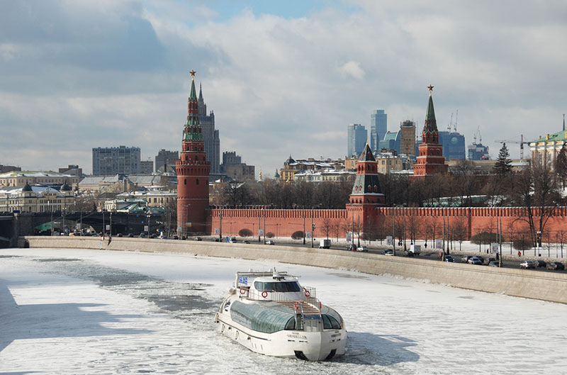 На Москве-реке может затонуть прогулочный теплоход