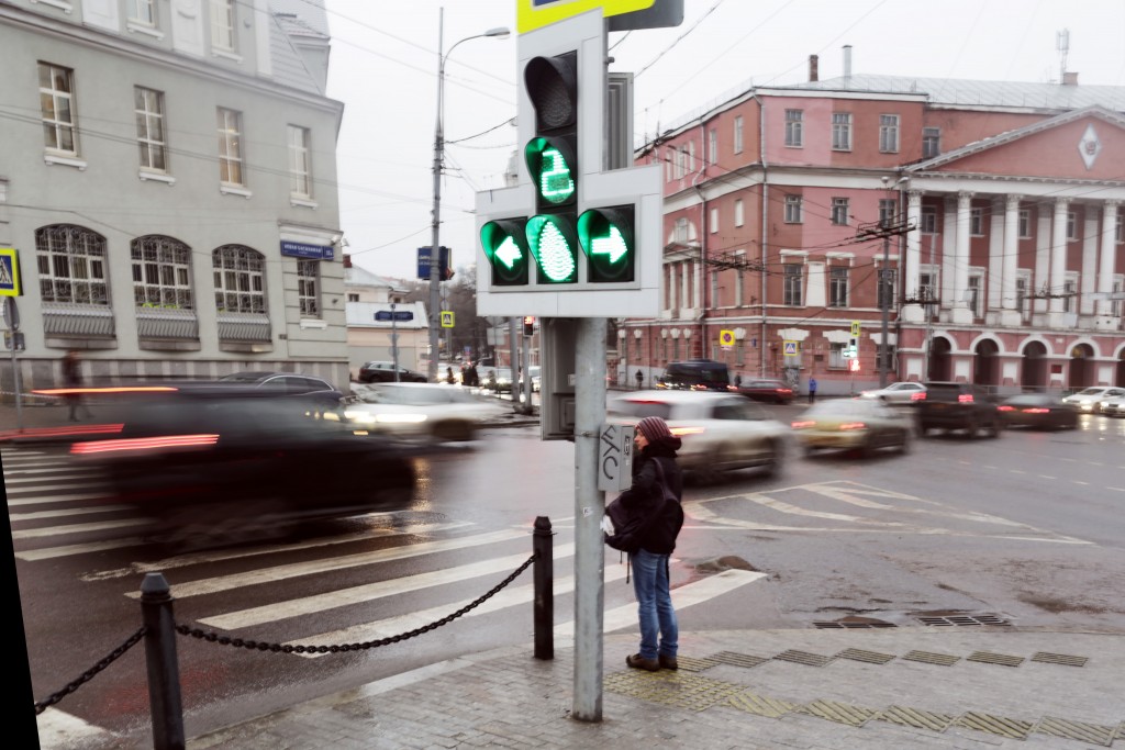 На дорогах Москвы появятся «умные светофоры»