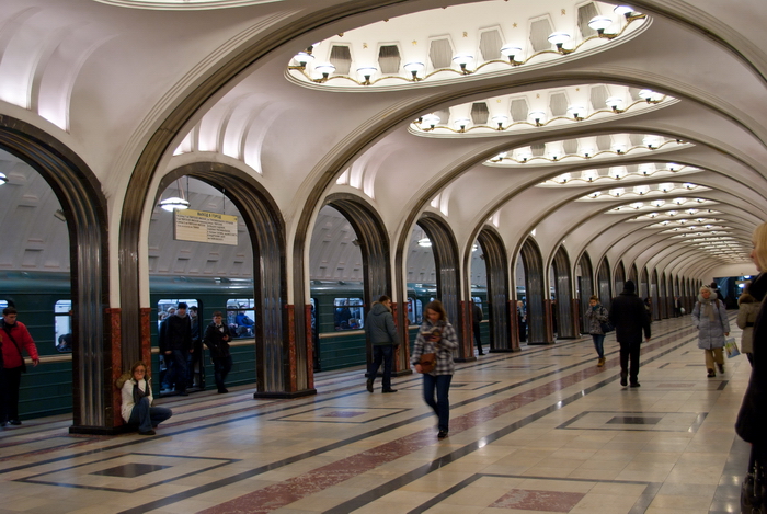 На «зеленой» ветке Московского метро задерживаются поезда