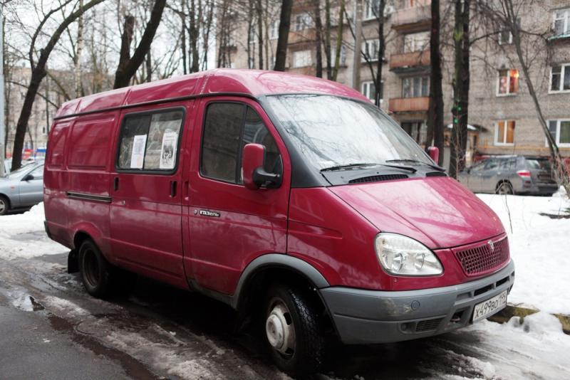 Партию обуви похитили у водителя микроавтобуса в Москве