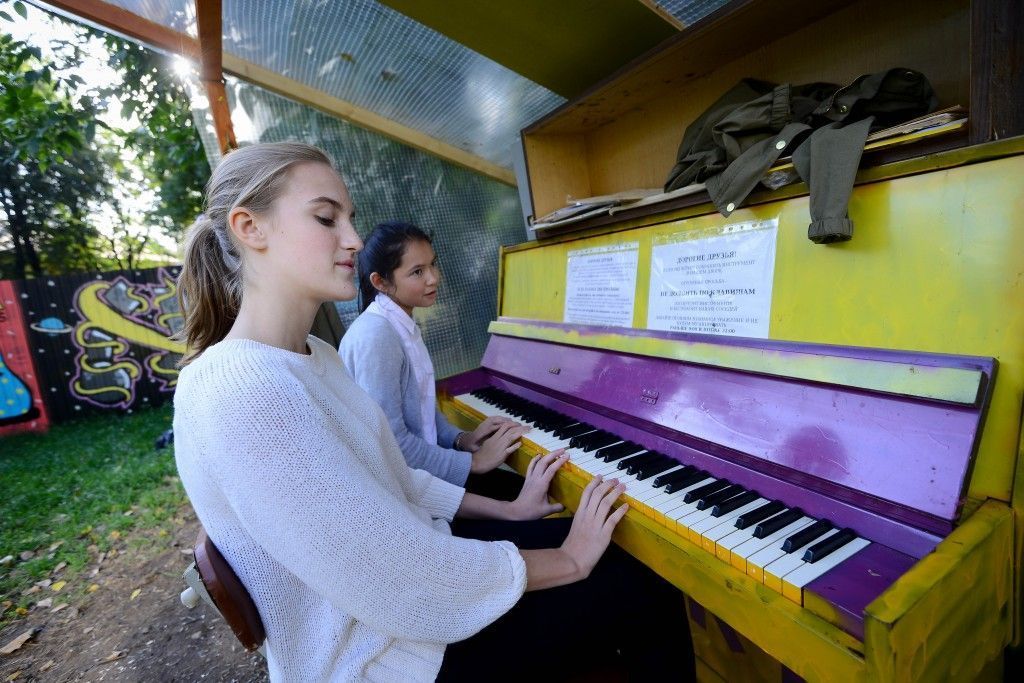 В парке «Сокольники» 19 апреля появятся два пианино