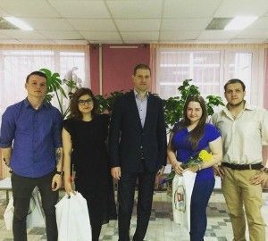 Молодые парламентарии Троицка, общественные советники с депутатом Мосгордумы Антоном Палеевым (в центре). Фото предоставила Наталья Алимова.