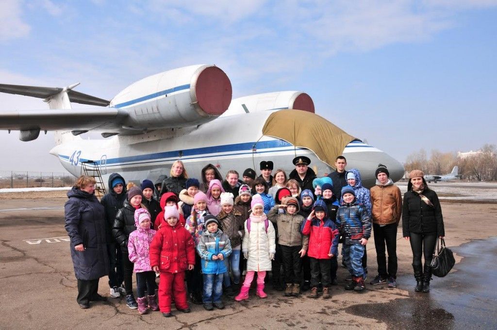 Молодые парламентарии Щербинки взяли курс на аэродром 