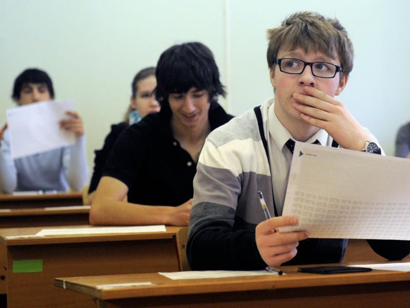 Досрочные экзамены по физике и химии сдают в Москве