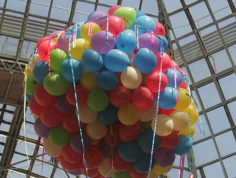 Пассажирам московского метро подарят воздушные шары в День весны и труда