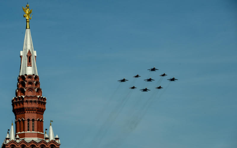Первая репетиция воздушной части Парада Победы завершилась в Москве