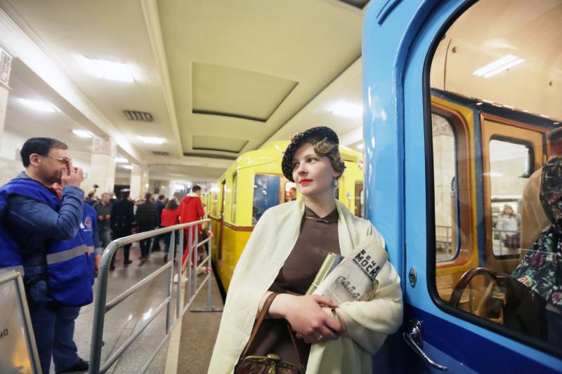 В московском метро проехал ретро-поезд