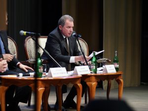 8 июня 2016 года. Вороновское. Руководитель Департамента здравоохранения Москвы Алексей Хрипун отвечает на вопросы общественных советников ТиНАО