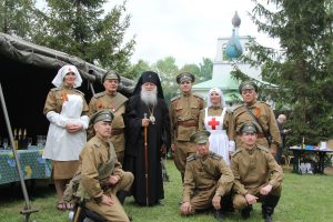 15 мая 2016 года. Франция. Марушкинцы с епископом Иоанном, викарием Западноевропейского экзархата русских приходов