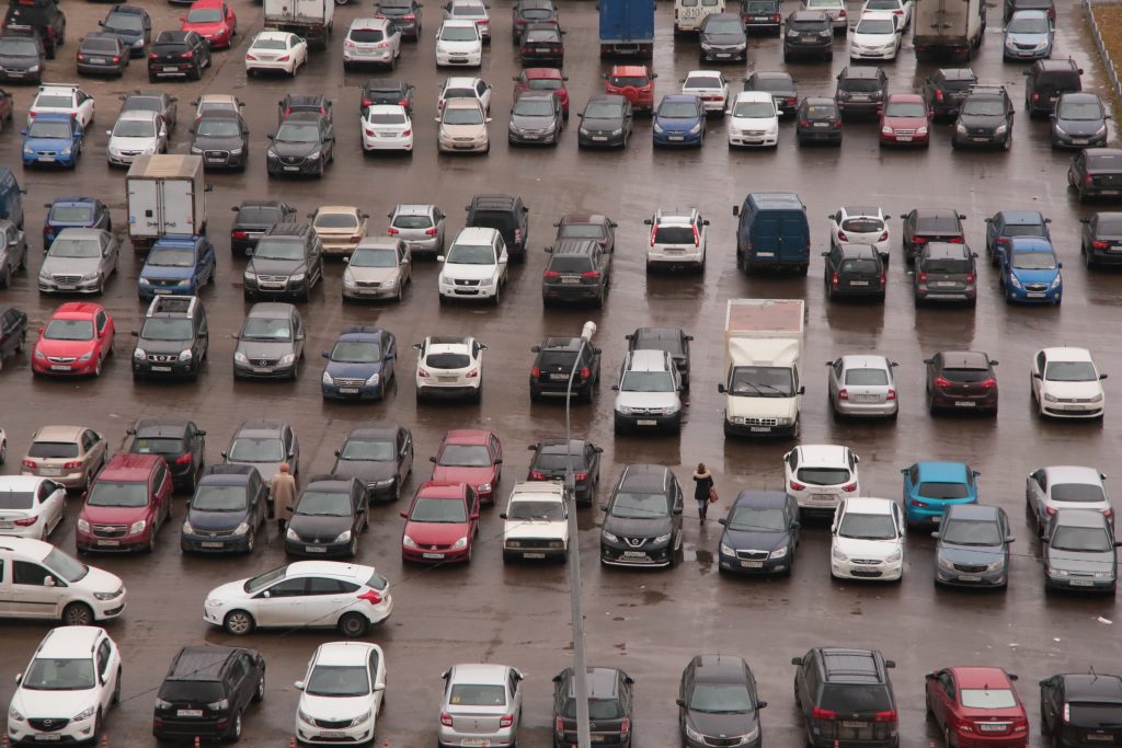 Парковочное пространство на ВДНХ увеличилось до пяти сотен машино-мест. Фото: архив "ВМ"