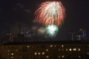 В Москве будет 34 точки запуска салюта на День России. Фото: архив "Вечерней Москвы", Александр Казаков.