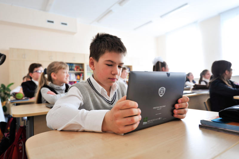 До 2018 года все столичные школы планируют подключить к проекту «Московская электронная школа»